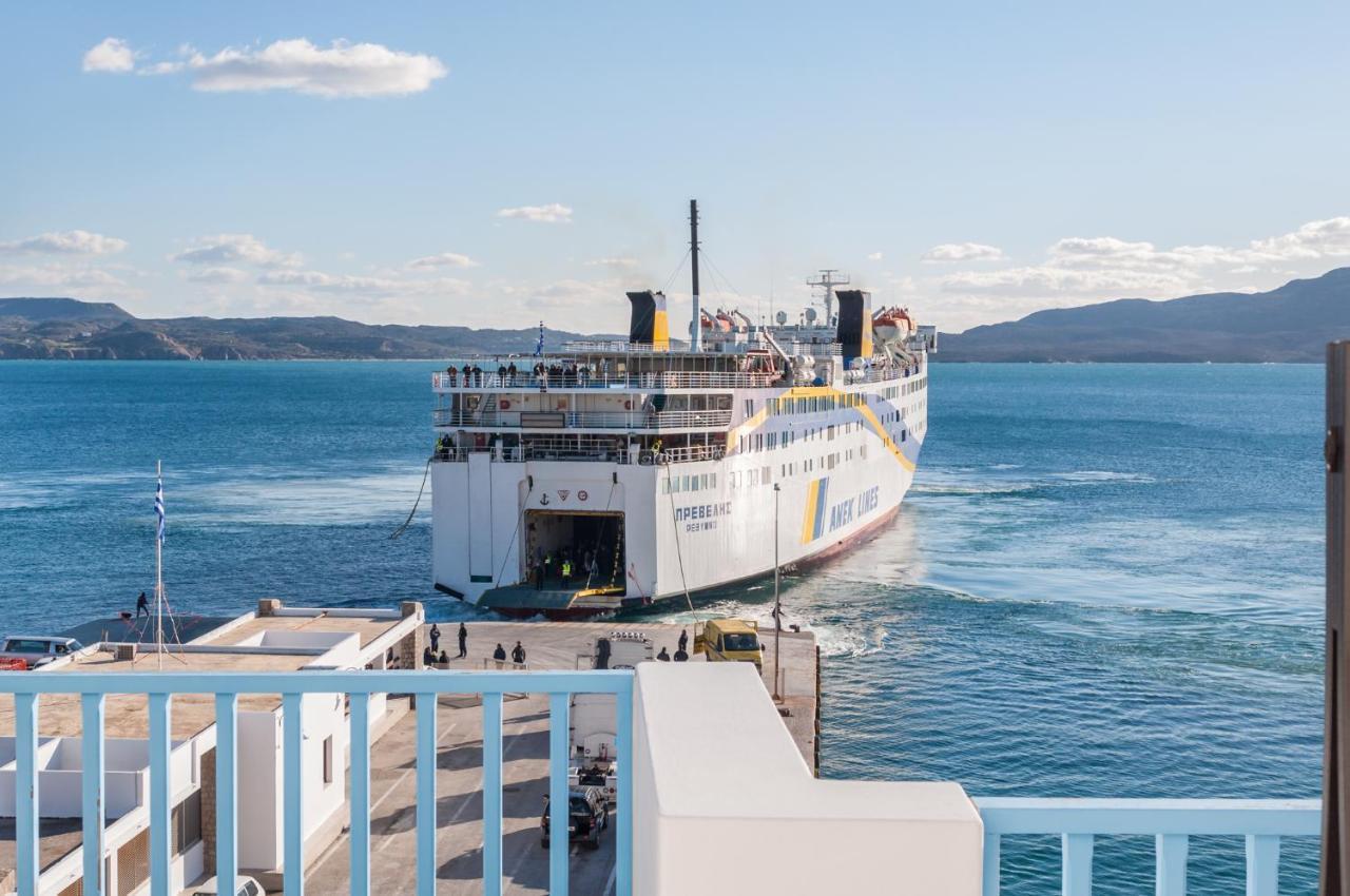 Il Porto Di Milos Adamantas  Zewnętrze zdjęcie